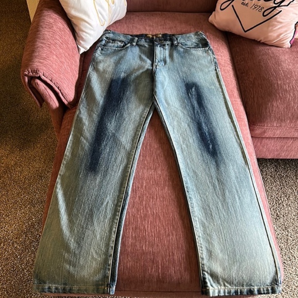Women’s Size 4 Ring of Fire Denim.